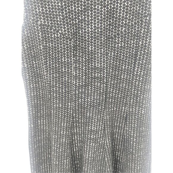 Ann Taylor - Picture 4 of 9